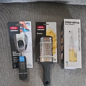 Oxo Good Grips Soap Dispensing Dish Brush and Grater And Spray Bottle‎ Set
